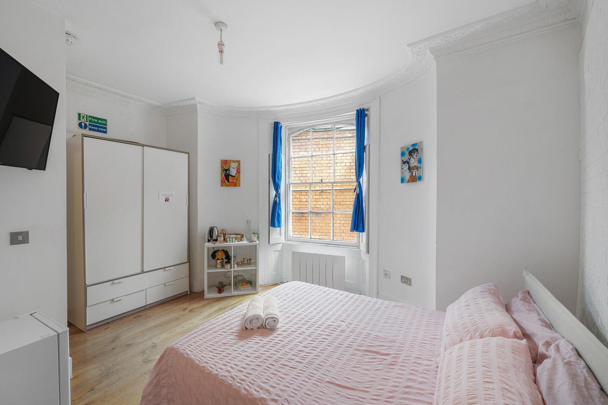 Alloggio in famiglia Lovely Bedroom With Private Bathroom Londra